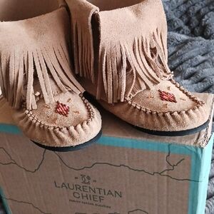Laurentian Chief Fringed Suede Moccasins with Beadwork Size 8 NIB